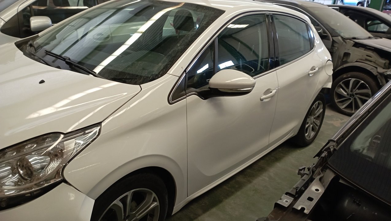 SIN DEFINIR BANDEJA TRASERA PEUGEOT 208 2012 26312 devimagesvext/08283e45-1ba6-4c70-9a92-5b0ff35685bb/migcrv/imagenes/000/000/498/000000498590.jpeg