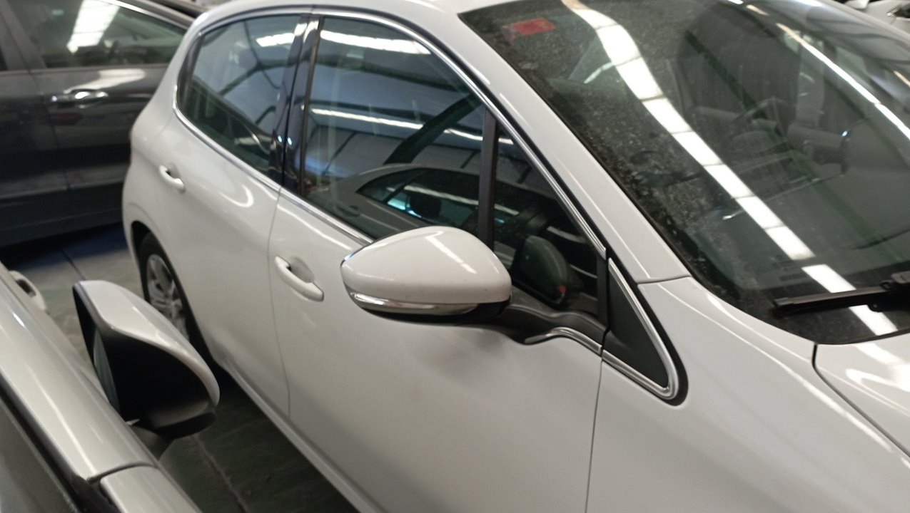 SIN DEFINIR BANDEJA TRASERA PEUGEOT 208 2012 26312 devimagesvext/08283e45-1ba6-4c70-9a92-5b0ff35685bb/migcrv/imagenes/000/000/498/000000498596.jpeg
