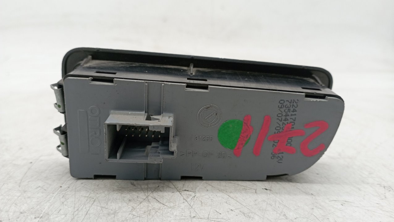 224170100000 MANDO MULTIFUNCION FIAT LINEA 2010 23451 devimagesvext/08283e45-1ba6-4c70-9a92-5b0ff35685bb/migcrv/imagenes/000/000/539/000000539340.jpeg
