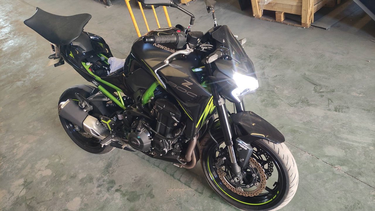 550280708 MOLDURA KAWASAKI Z 900 2022 8501 devimagesvext/08283e45-1ba6-4c70-9a92-5b0ff35685bb/migcrv/imagenes/000/000/542/000000542408.jpeg