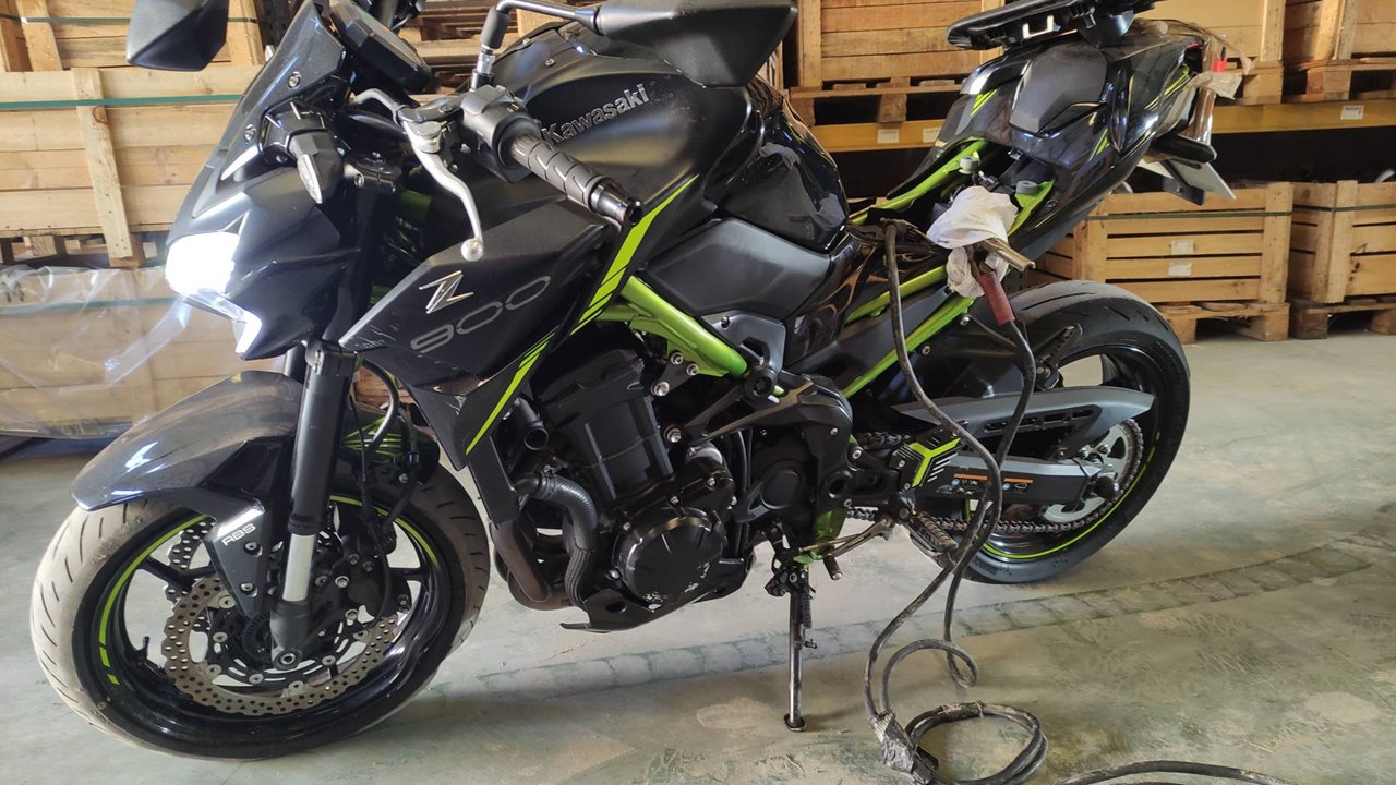 550280708 MOLDURA KAWASAKI Z 900 2022 8501 devimagesvext/08283e45-1ba6-4c70-9a92-5b0ff35685bb/migcrv/imagenes/000/000/542/000000542412.jpeg