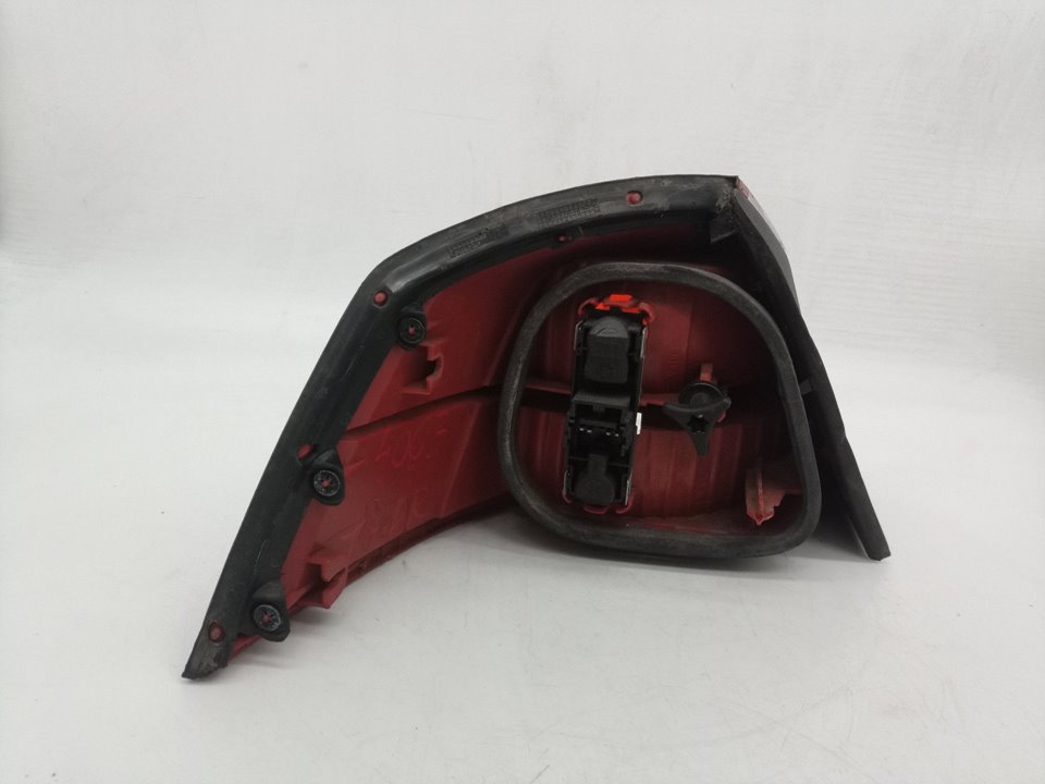 SIN DEFINIR PILOTO TRASERO DERECHO RENAULT VEL SATIS 2008 31573 devimagesvext/08283e45-1ba6-4c70-9a92-5b0ff35685bb/migcrv/imagenes/000/000/549/000000549170.jpeg