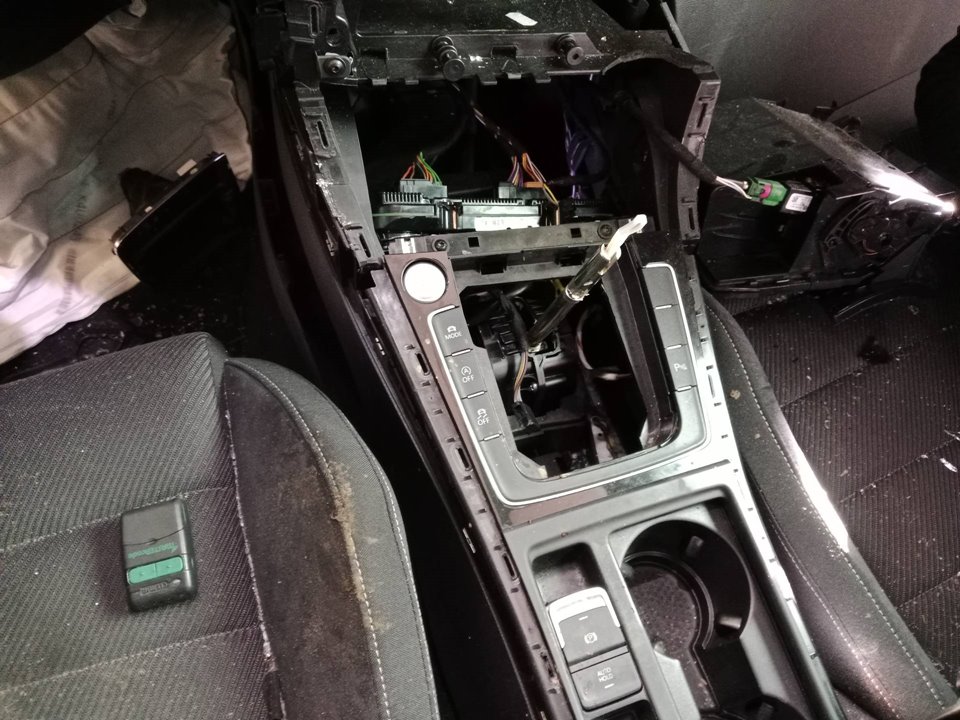 A6D5TA839016D CERRADURA PUERTA TRASERA DERECHA VOLKSWAGEN GOLF VII BERLINA 2024 30542 devimagesvext/08283e45-1ba6-4c70-9a92-5b0ff35685bb/migcrv/imagenes/000/000/551/000000551850.jpeg