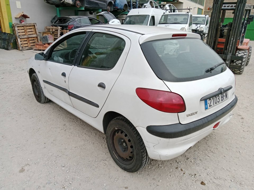 SIN DEFINIR PILOTO TRASERO DERECHO PEUGEOT 206 2001 31629 devimagesvext/08283e45-1ba6-4c70-9a92-5b0ff35685bb/migcrv/imagenes/000/000/552/000000552830.jpeg