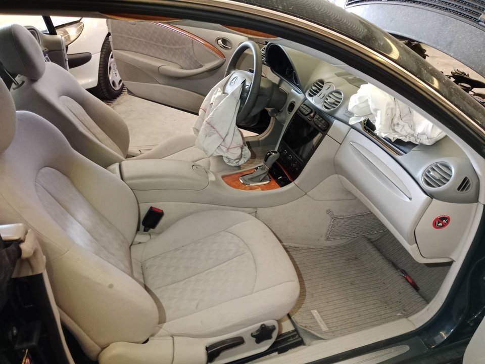 XM423SL  MERCEDES-BENZ CLK CABRIO 2003 10686 devimagesvext/08283e45-1ba6-4c70-9a92-5b0ff35685bb/migcrv/imagenes/000/000/556/000000556746.jpeg