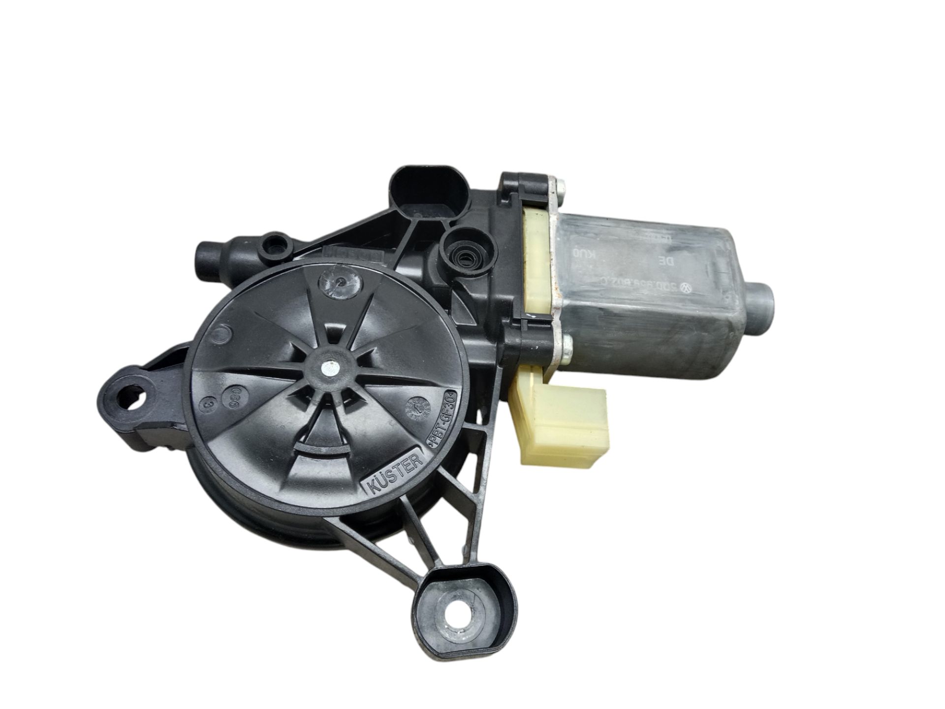 130822076 MOTOR ELEVALUNAS DELANTERO DERECHO VOLKSWAGEN GOLF VII BERLINA 2024 11648 devimagesvext/08283e45-1ba6-4c70-9a92-5b0ff35685bb/migcrv/imagenes/000/000/558/000000558797.jpeg