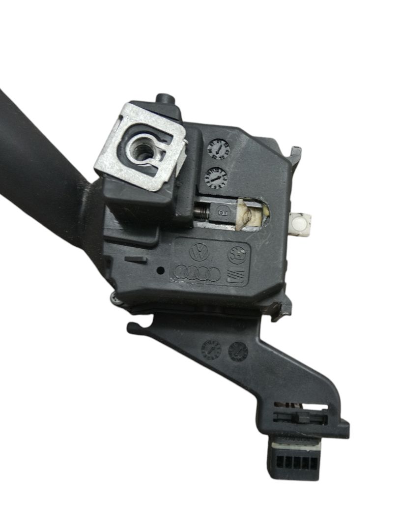 1K0953513 MANDO LUCES AUDI SIN DEFINIR 2003 12471 devimagesvext/08283e45-1ba6-4c70-9a92-5b0ff35685bb/migcrv/imagenes/000/000/564/000000564767.jpeg