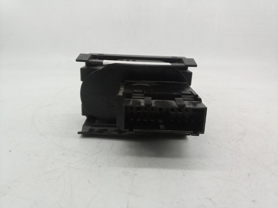 SIN DEFINIR MANDO LUCES FORD FOCUS BERLINA 2007 22492 devimagesvext/08283e45-1ba6-4c70-9a92-5b0ff35685bb/migcrv/imagenes/000/000/573/000000573484.jpeg