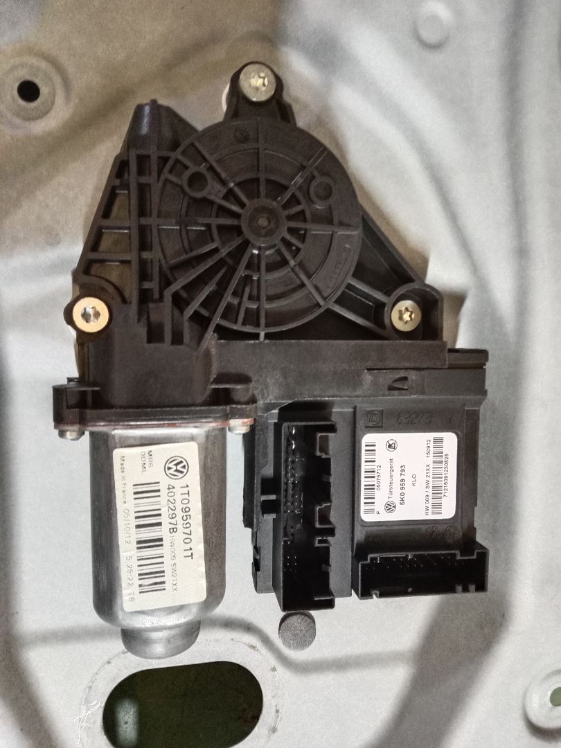 2K1837751KG2 ELEVALUNAS DELANTERO IZQUIERDO VOLKSWAGEN CADDY 2012 8832 devimagesvext/08283e45-1ba6-4c70-9a92-5b0ff35685bb/migcrv/imagenes/000/000/578/000000578125.jpeg