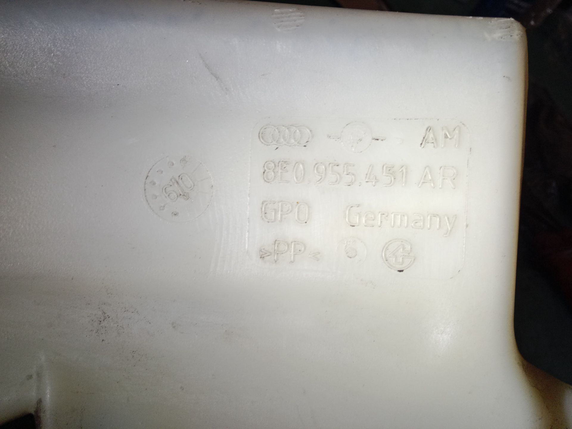 8E0955451AR DEPOSITO LIMPIA SEAT EXEO BERLINA 2009 13376 devimagesvext/08283e45-1ba6-4c70-9a92-5b0ff35685bb/migcrv/imagenes/000/000/580/000000580611.jpeg