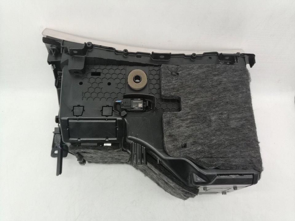 A2136800091 GUANTERA MERCEDES-BENZ E BERLINA 2019 25749 devimagesvext/08283e45-1ba6-4c70-9a92-5b0ff35685bb/migcrv/imagenes/000/000/587/000000587605.jpeg