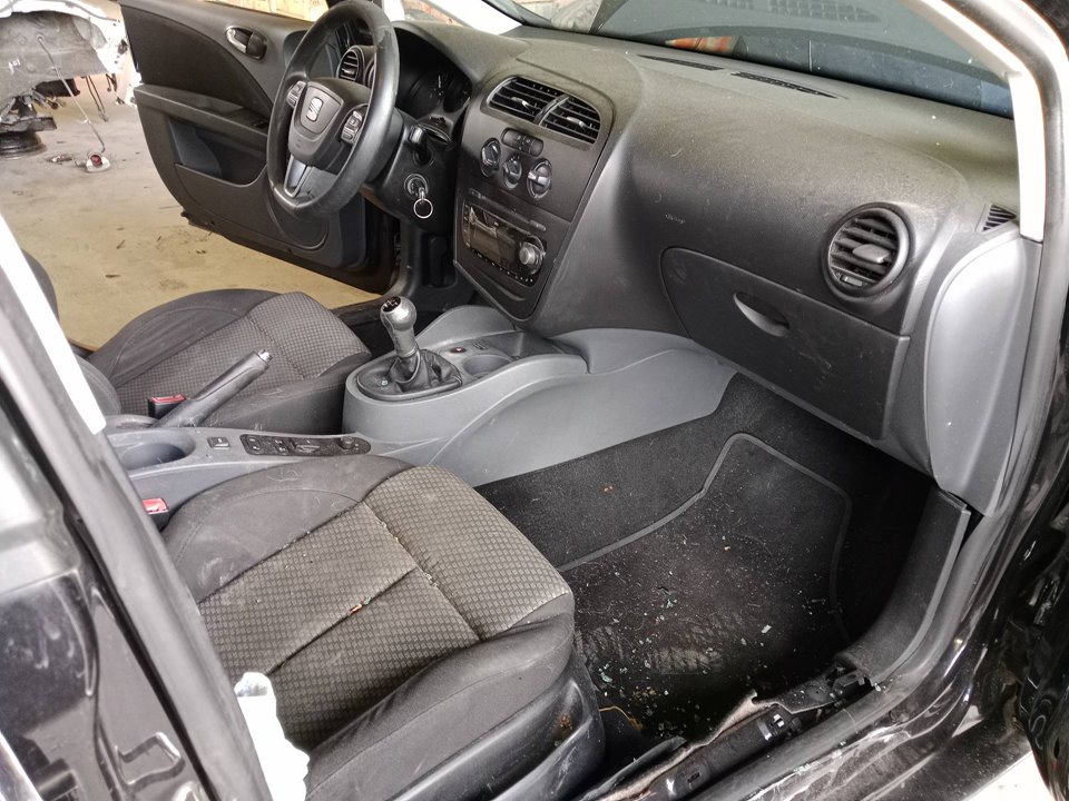 5P0962125A MANDO MULTIFUNCION SEAT LEON 2010 23824 devimagesvext/08283e45-1ba6-4c70-9a92-5b0ff35685bb/migcrv/imagenes/000/000/594/000000594391.jpeg