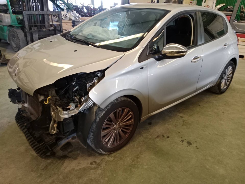 SIN DEFINIR BANDEJA TRASERA PEUGEOT 208 2017 26309 devimagesvext/08283e45-1ba6-4c70-9a92-5b0ff35685bb/migcrv/imagenes/000/000/595/000000595823.jpeg