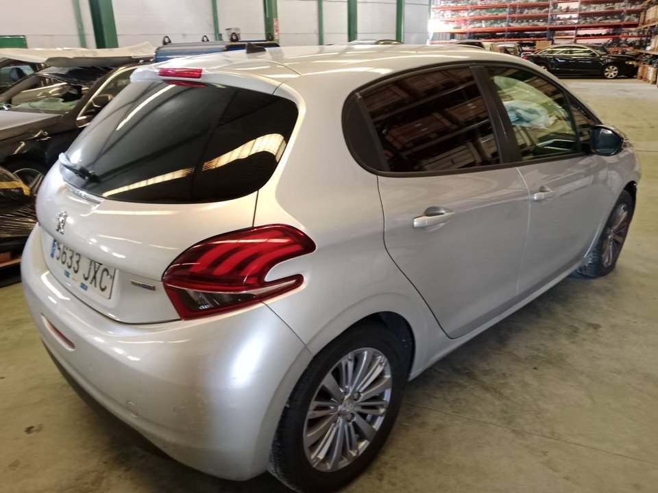 SIN DEFINIR BANDEJA TRASERA PEUGEOT 208 2017 26309 devimagesvext/08283e45-1ba6-4c70-9a92-5b0ff35685bb/migcrv/imagenes/000/000/595/000000595827.jpeg