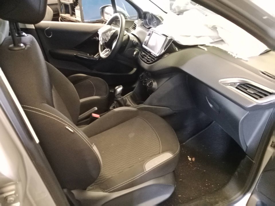 SIN DEFINIR BANDEJA TRASERA PEUGEOT 208 2017 26309 devimagesvext/08283e45-1ba6-4c70-9a92-5b0ff35685bb/migcrv/imagenes/000/000/595/000000595831.jpeg