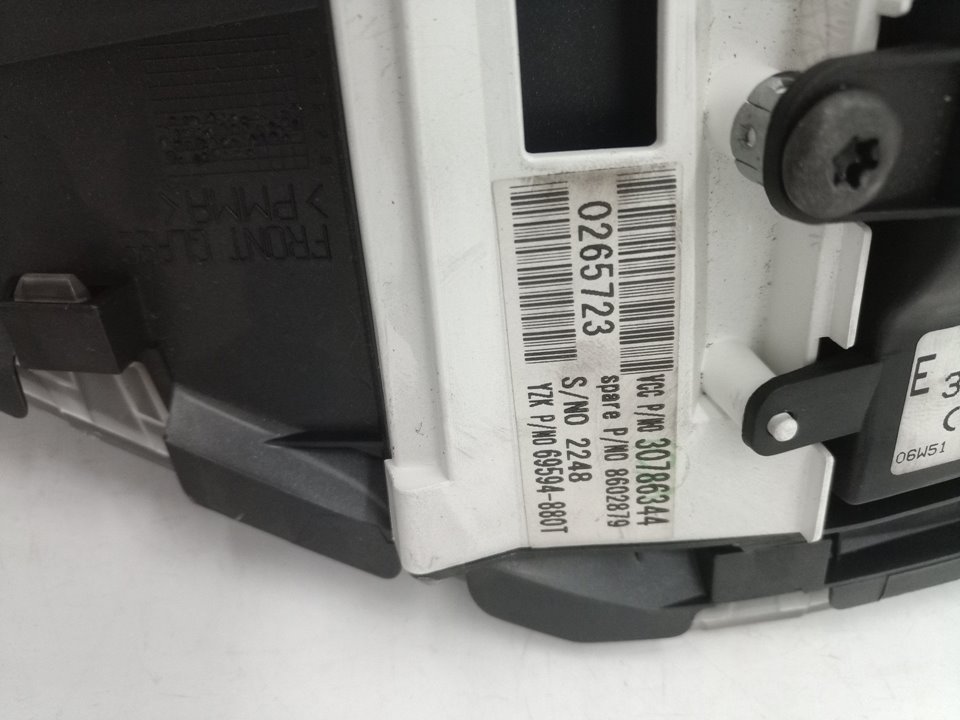 30710071 CUADRO INSTRUMENTOS VOLVO C30 2007 22150 devimagesvext/08283e45-1ba6-4c70-9a92-5b0ff35685bb/migcrv/imagenes/000/000/604/000000604219.jpeg