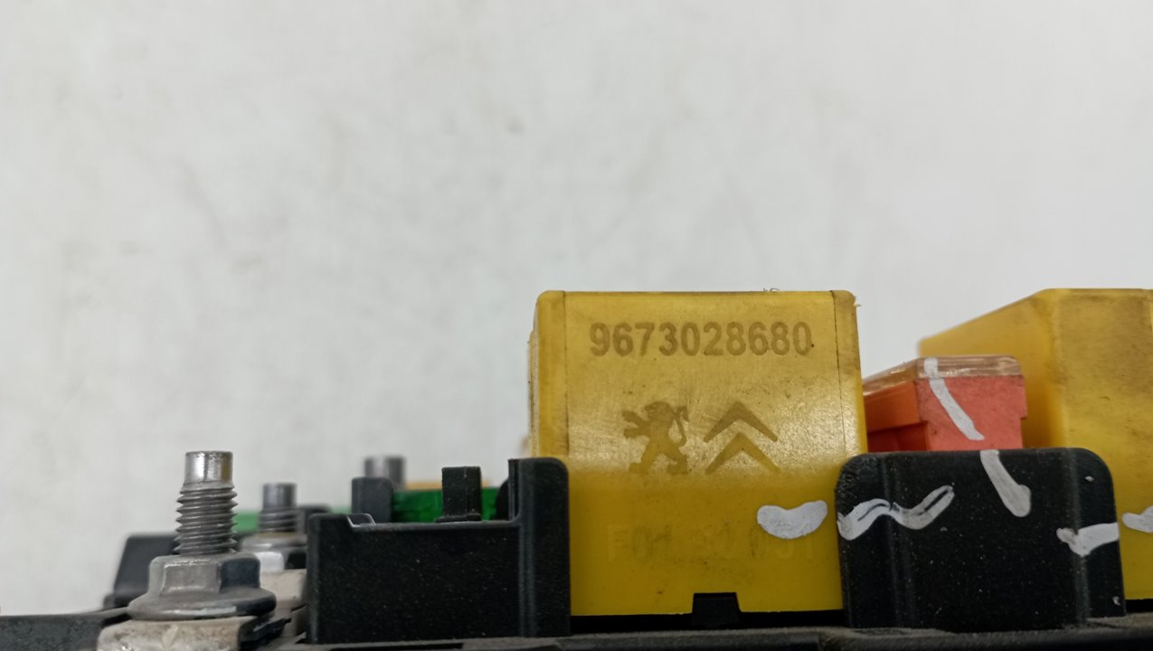 9673028680 CAJA RELES FUSIBLES PEUGEOT 208 2012 18618 devimagesvext/08283e45-1ba6-4c70-9a92-5b0ff35685bb/migcrv/imagenes/000/000/623/000000623383.jpeg