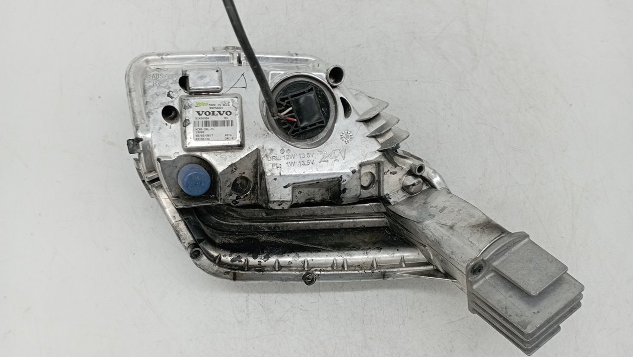 A044633 FARO ANTINIEBLA DERECHO VOLVO XC60 2017 31100 devimagesvext/08283e45-1ba6-4c70-9a92-5b0ff35685bb/migcrv/imagenes/000/000/626/000000626435.jpeg