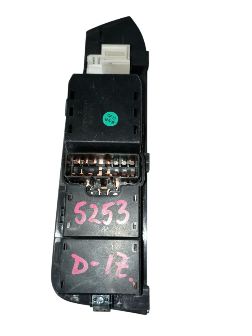 202005436 MANDO ELEVALUNAS DELANTERO IZQUIERDO CHEVROLET CAPTIVA 2012 10628 devimagesvext/08283e45-1ba6-4c70-9a92-5b0ff35685bb/migcrv/imagenes/000/000/627/000000627774.jpeg