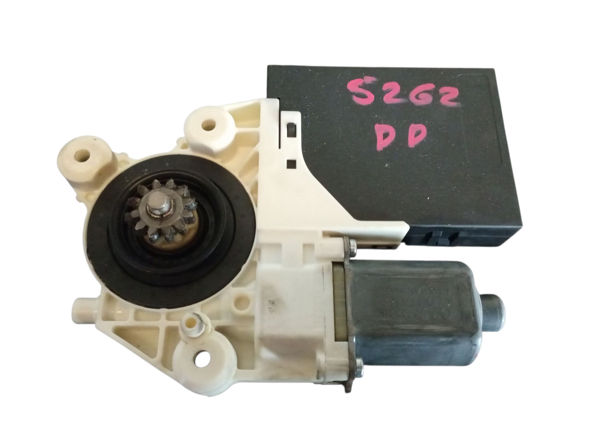 5WK11572L MOTOR ELEVALUNAS DELANTERO DERECHO FORD FOCUS BERLINA 2007 9423 devimagesvext/08283e45-1ba6-4c70-9a92-5b0ff35685bb/migcrv/imagenes/000/000/629/000000629342.jpeg