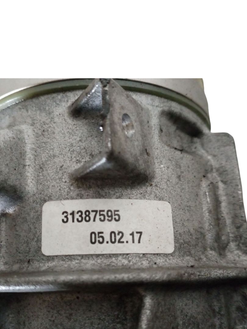 31387595  VOLVO XC60 2017 8512 devimagesvext/08283e45-1ba6-4c70-9a92-5b0ff35685bb/migcrv/imagenes/000/000/631/000000631430.jpeg