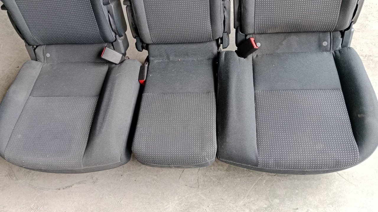 SIN DEFINIR ASIENTOS TRASEROS FORD C-MAX 2014 26239 devimagesvext/08283e45-1ba6-4c70-9a92-5b0ff35685bb/migcrv/imagenes/000/000/634/000000634057.jpeg