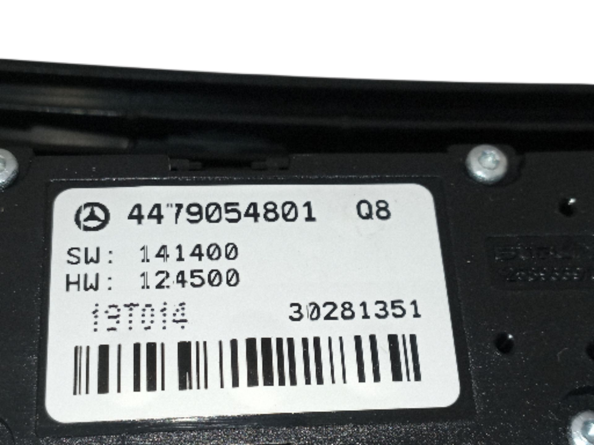4479054801 MANDO MULTIFUNCION MERCEDES-BENZ VITO TOURER 2019 10644 devimagesvext/08283e45-1ba6-4c70-9a92-5b0ff35685bb/migcrv/imagenes/000/000/644/000000644411.jpeg