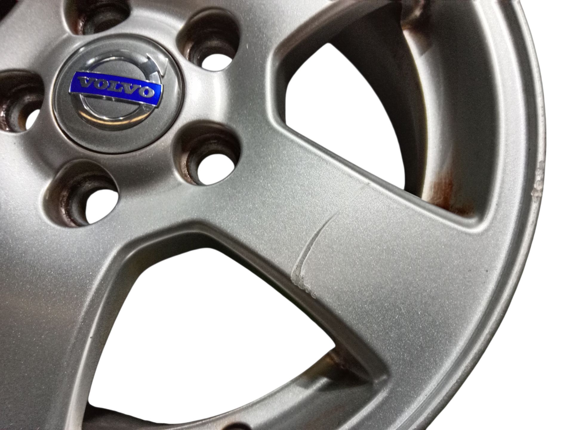 R15 JUEGO LLANTAS VOLVO C30 2007 7782 devimagesvext/08283e45-1ba6-4c70-9a92-5b0ff35685bb/migcrv/imagenes/000/000/647/000000647671.jpeg