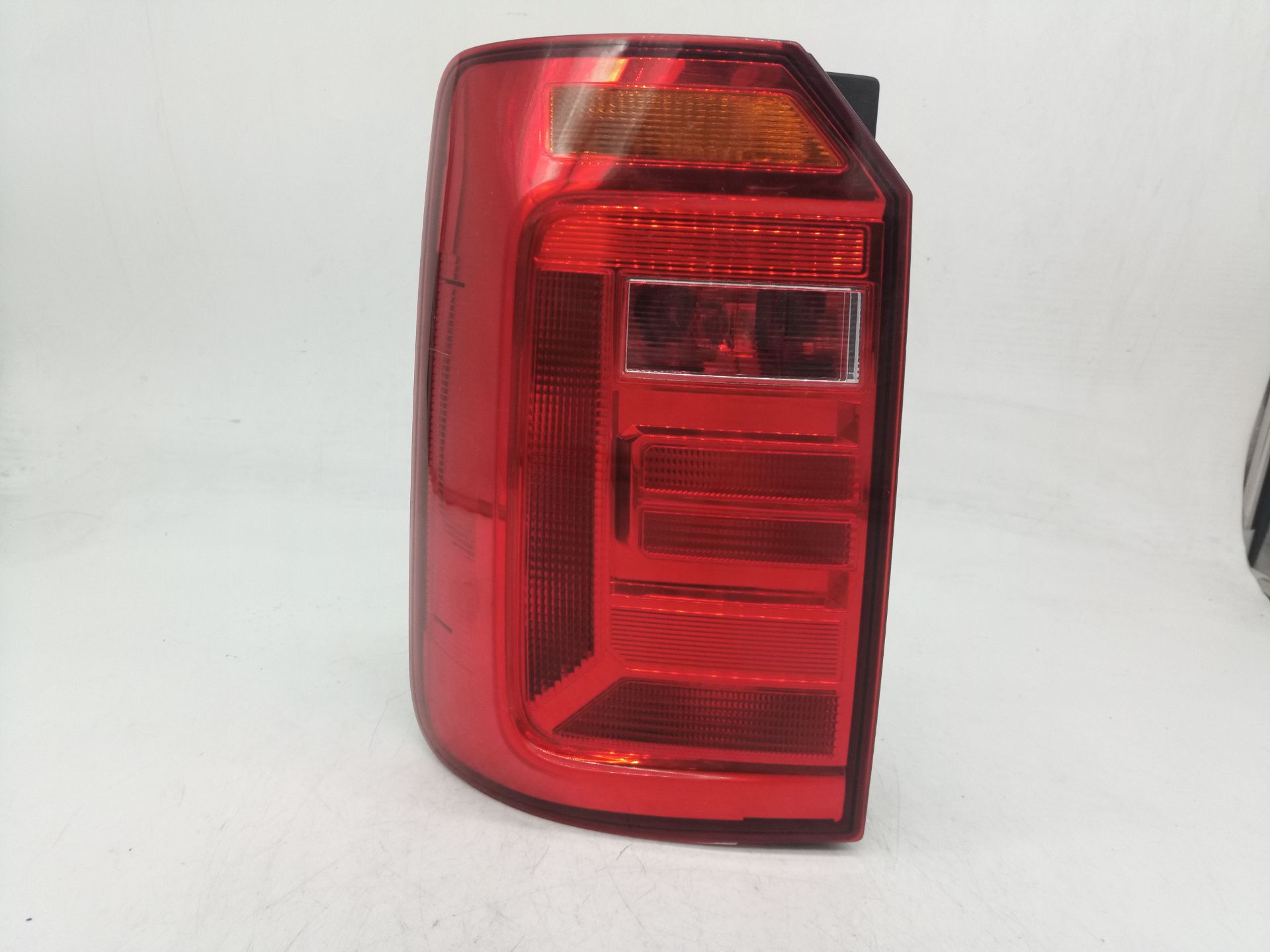 SIN DEFINIR PILOTO TRASERO DERECHO VOLKSWAGEN CADDY PROFESIONAL 2018 8044 devimagesvext/08283e45-1ba6-4c70-9a92-5b0ff35685bb/migcrv/imagenes/000/000/651/000000651466.jpeg