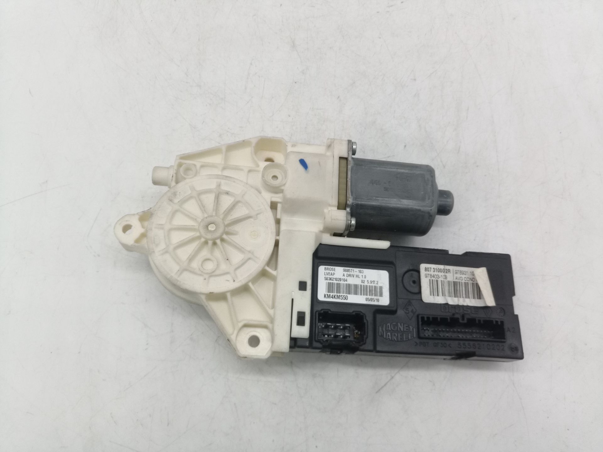 0130822330 MOTOR ELEVALUNAS DELANTERO IZQUIERDO RENAULT LAGUNA 2010 11669 devimagesvext/08283e45-1ba6-4c70-9a92-5b0ff35685bb/migcrv/imagenes/000/000/652/000000652850.jpeg