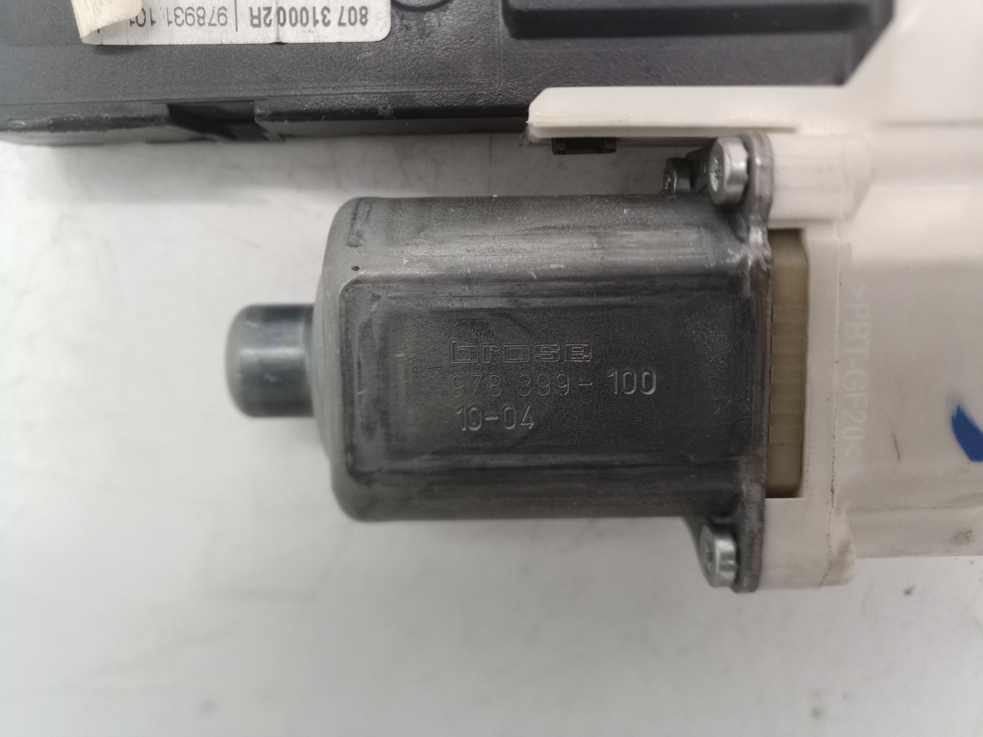 0130822330 MOTOR ELEVALUNAS DELANTERO IZQUIERDO RENAULT LAGUNA 2010 11669 devimagesvext/08283e45-1ba6-4c70-9a92-5b0ff35685bb/migcrv/imagenes/000/000/652/000000652852.jpeg