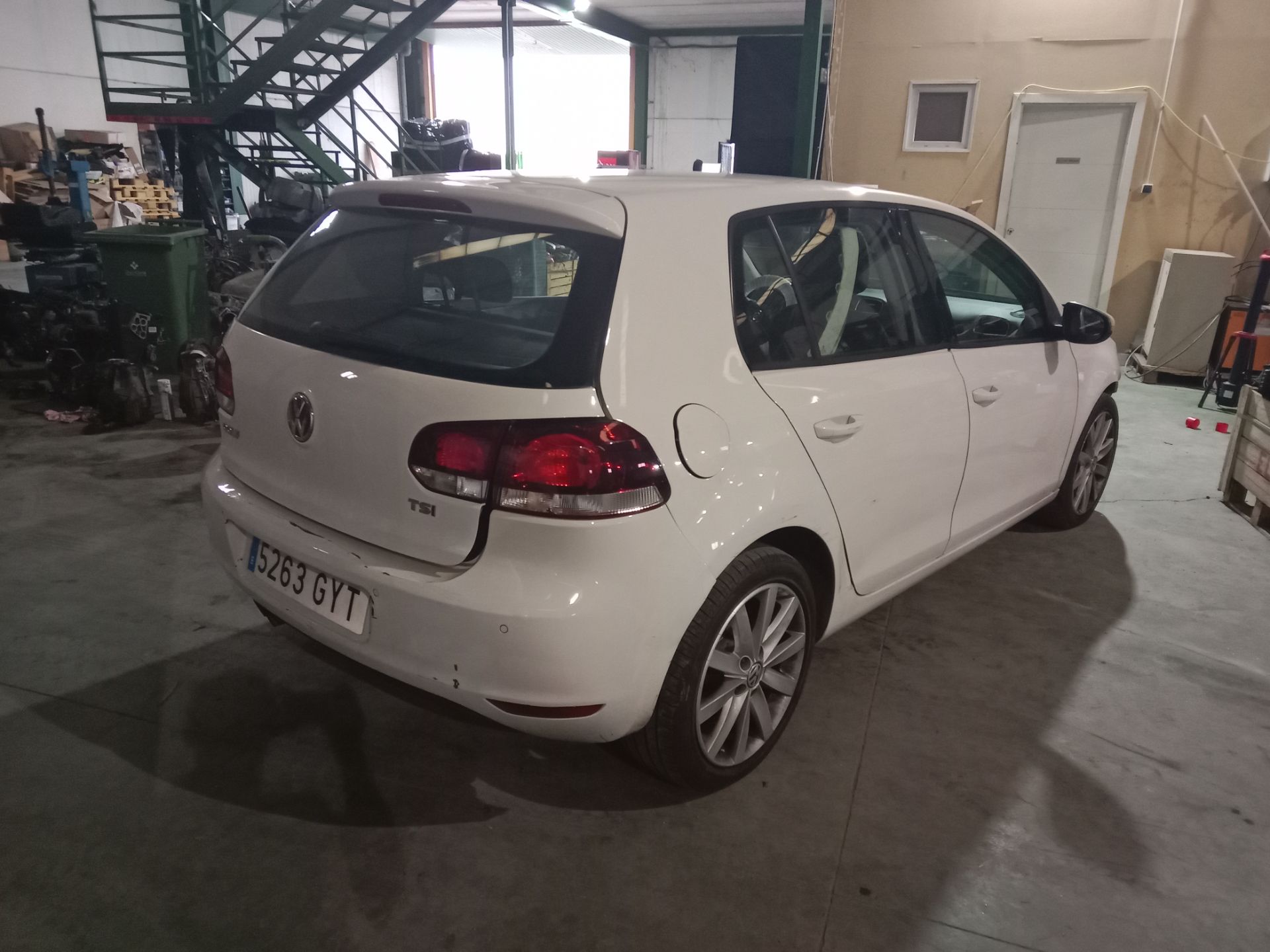 SIN DEFINIR BANDEJA TRASERA VOLKSWAGEN GOLF VI 2010 13001 devimagesvext/08283e45-1ba6-4c70-9a92-5b0ff35685bb/migcrv/imagenes/000/000/653/000000653426.jpeg
