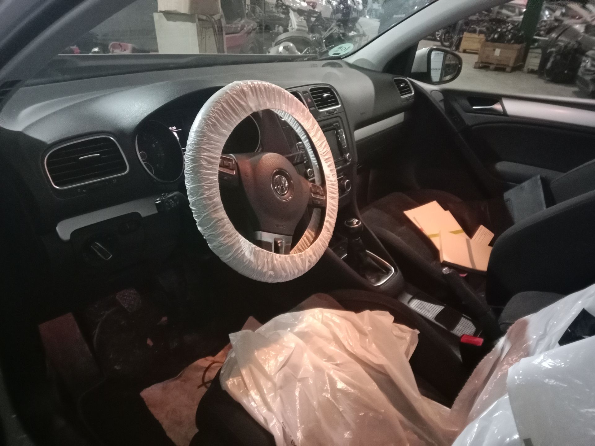 SIN DEFINIR BANDEJA TRASERA VOLKSWAGEN GOLF VI 2010 13001 devimagesvext/08283e45-1ba6-4c70-9a92-5b0ff35685bb/migcrv/imagenes/000/000/653/000000653434.jpeg