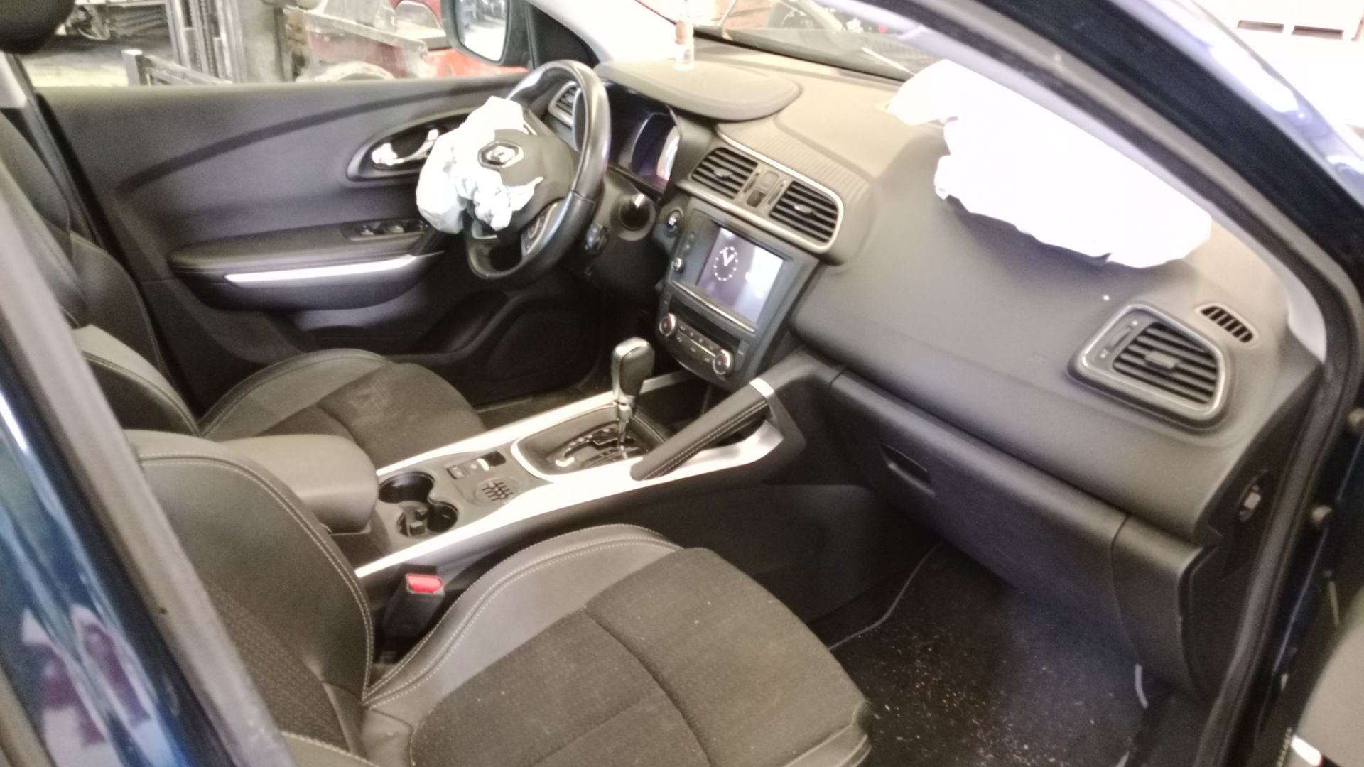 799228161R BANDEJA TRASERA RENAULT KADJAR 2016 13005 devimagesvext/08283e45-1ba6-4c70-9a92-5b0ff35685bb/migcrv/imagenes/000/000/657/000000657638.jpeg