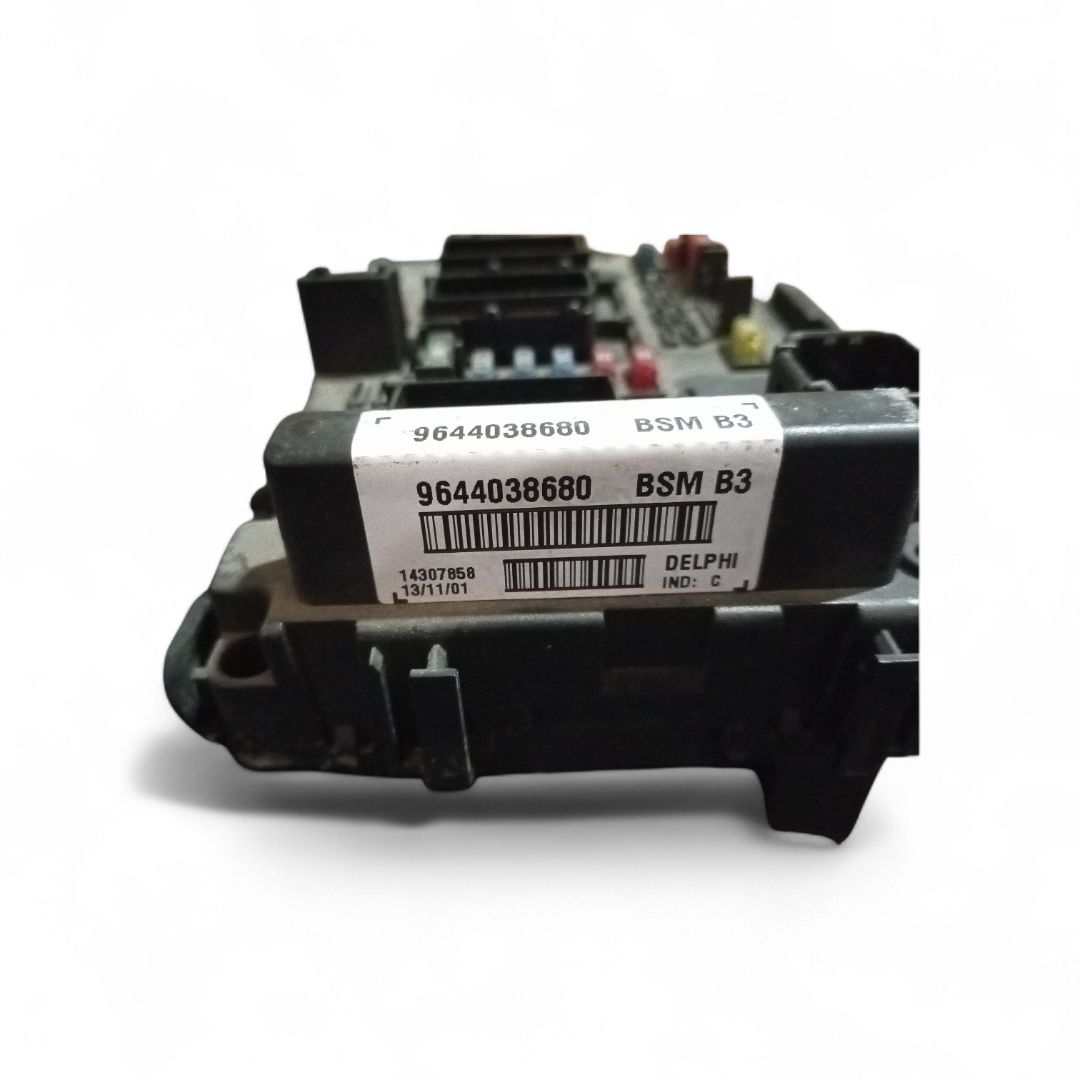 9644038680 CAJA RELES FUSIBLES CITROEN XSARA BERLINA 2002 10419 devimagesvext/08283e45-1ba6-4c70-9a92-5b0ff35685bb/migcrv/imagenes/000/000/658/000000658470.jpeg