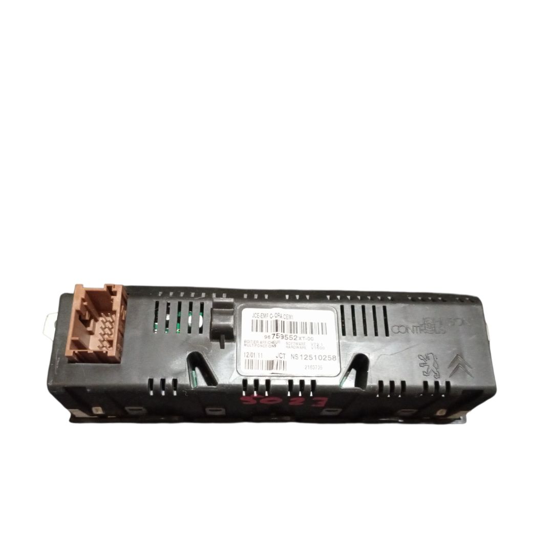 96759552XT00  AUDI Q3 2012 10674 devimagesvext/08283e45-1ba6-4c70-9a92-5b0ff35685bb/migcrv/imagenes/000/000/659/000000659254.jpeg