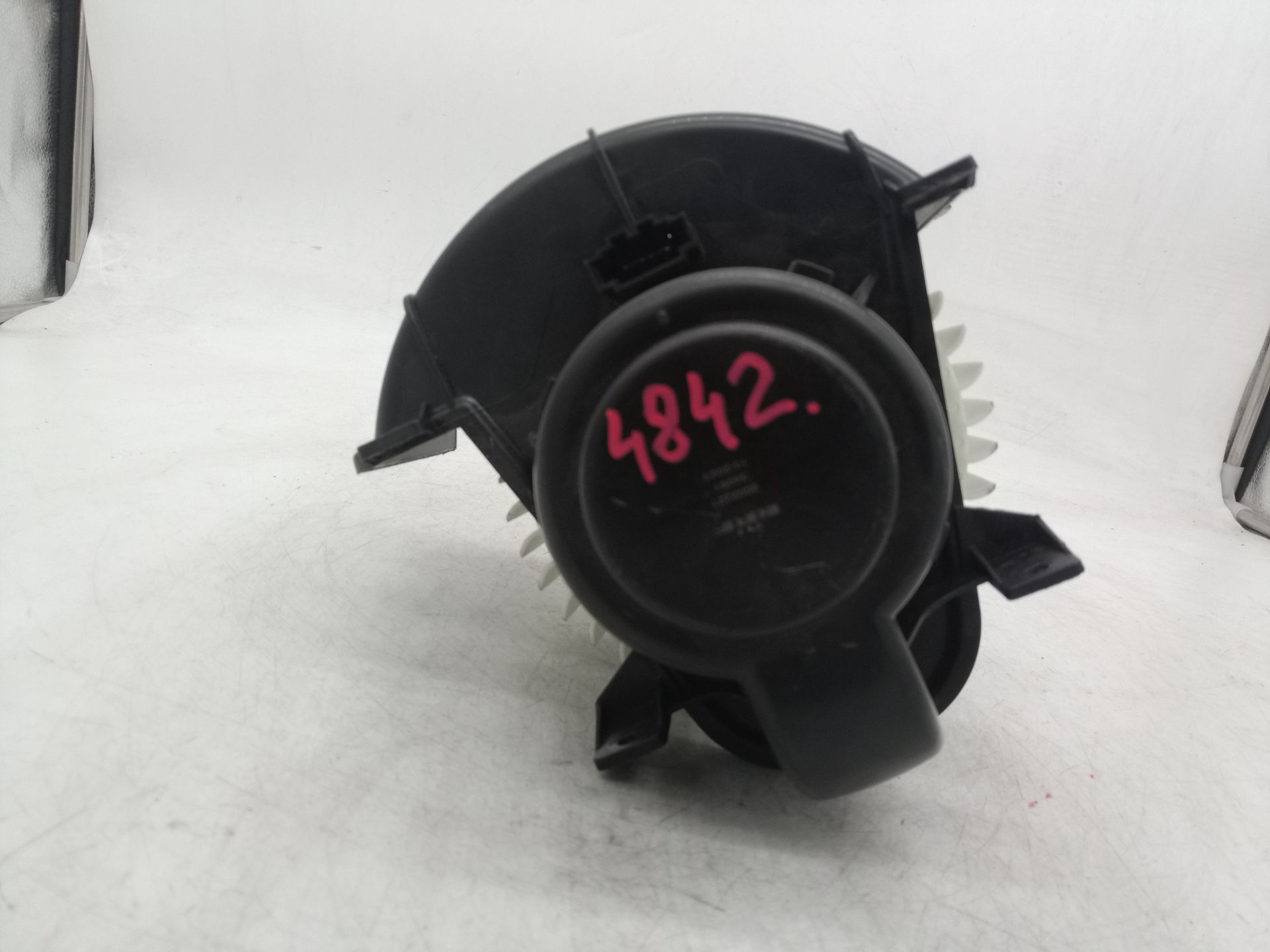 2002221 MOTOR CALEFACCION AUDI Q7 2012 9866 devimagesvext/08283e45-1ba6-4c70-9a92-5b0ff35685bb/migcrv/imagenes/000/000/660/000000660978.jpeg