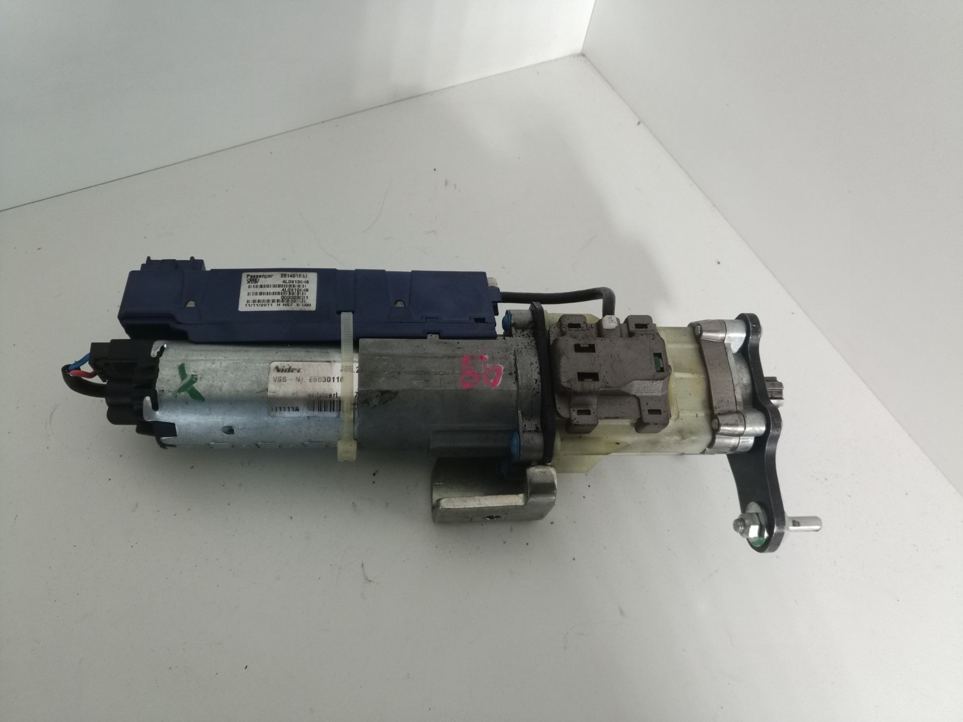 4L0910946 MOTOR APERTURA Y CIERRE PORTON AUDI Q7 2012 12769 devimagesvext/08283e45-1ba6-4c70-9a92-5b0ff35685bb/migcrv/imagenes/000/000/661/000000661544.jpeg