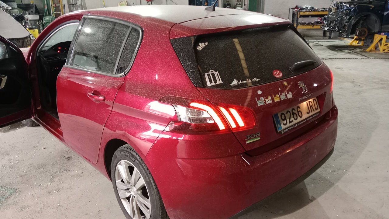 SIN DEFINIR BANDEJA TRASERA PEUGEOT 308 2016 13006 devimagesvext/08283e45-1ba6-4c70-9a92-5b0ff35685bb/migcrv/imagenes/000/000/663/000000663429.jpeg