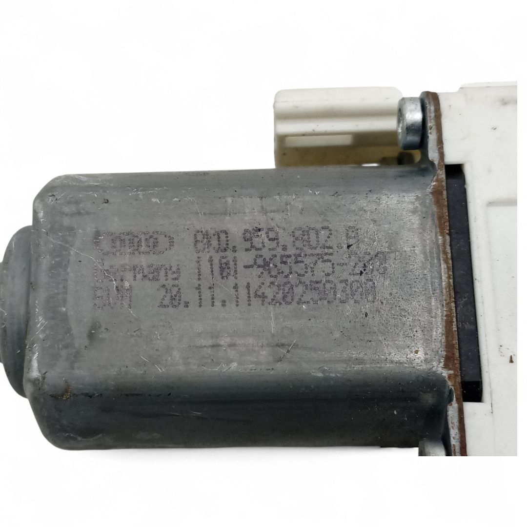 4L0839462A ELEVALUNAS TRASERO DERECHO AUDI Q7 2012 12895 devimagesvext/08283e45-1ba6-4c70-9a92-5b0ff35685bb/migcrv/imagenes/000/000/666/000000666080.jpeg