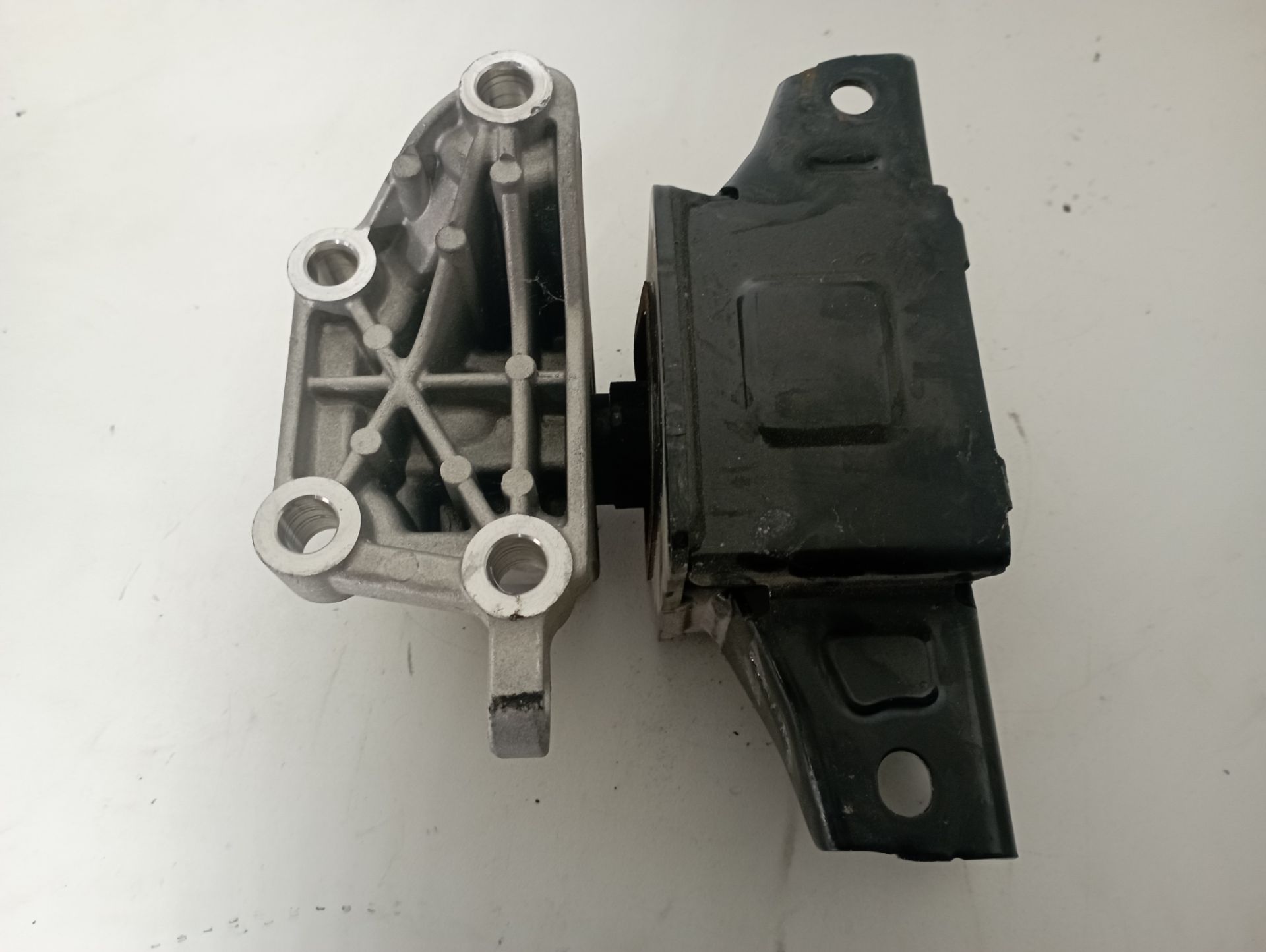 SIN DEFINIR SOPORTE MOTOR HYUNDAI IONIQ 2018 13741 devimagesvext/08283e45-1ba6-4c70-9a92-5b0ff35685bb/migcrv/imagenes/000/000/669/000000669906.jpeg