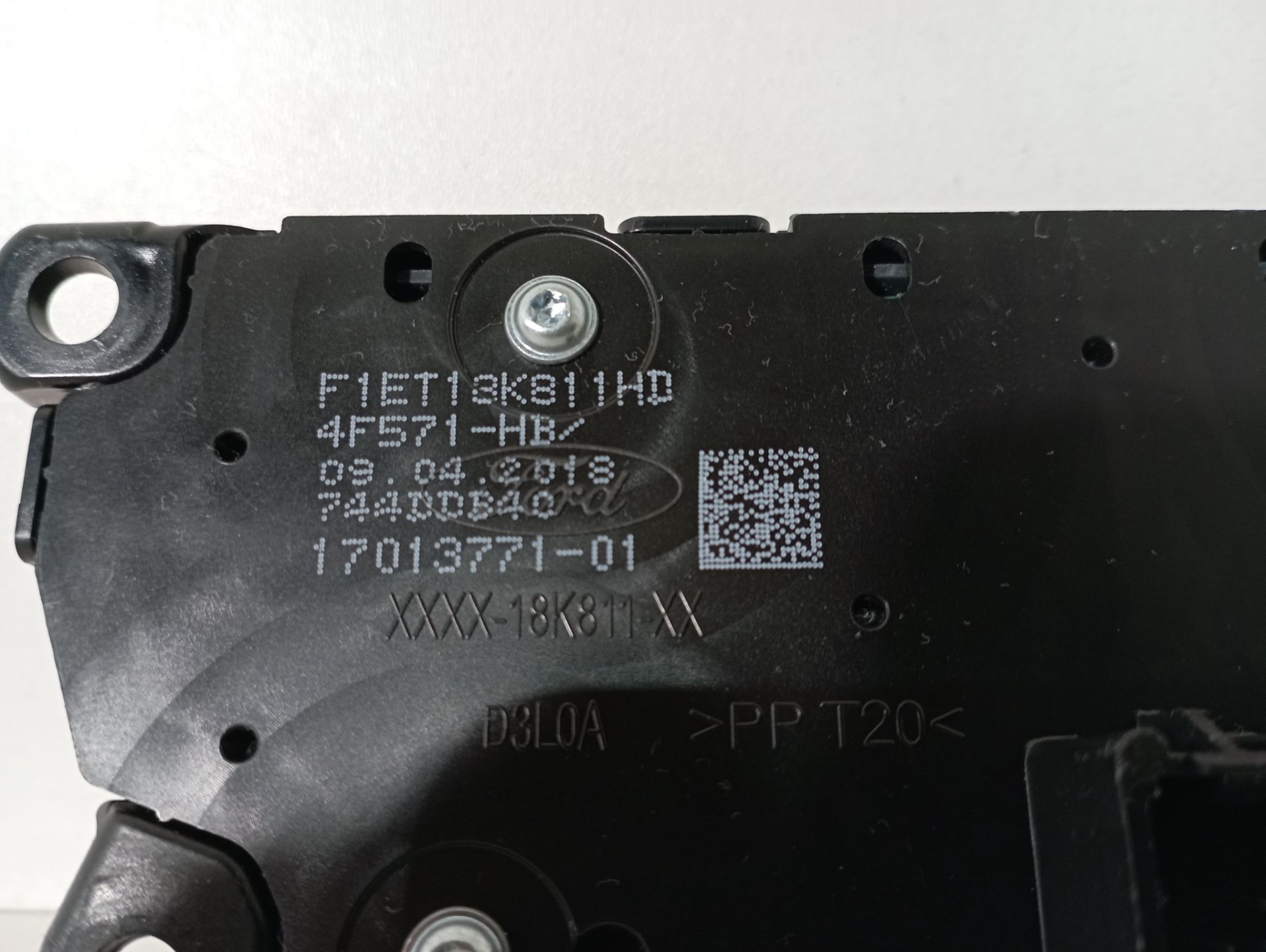 F1ET18K811HD MANDO MULTIFUNCION FORD FOCUS BERLINA 2018 10648 devimagesvext/08283e45-1ba6-4c70-9a92-5b0ff35685bb/migcrv/imagenes/000/000/675/000000675017.jpeg