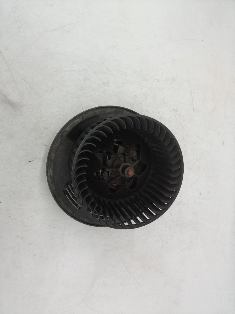 6411693366311 MOTOR CALEFACCION BMW 1 BERLINA 2010 9865 devimagesvext/08283e45-1ba6-4c70-9a92-5b0ff35685bb/migcrv/imagenes/000/000/675/000000675755.jpeg