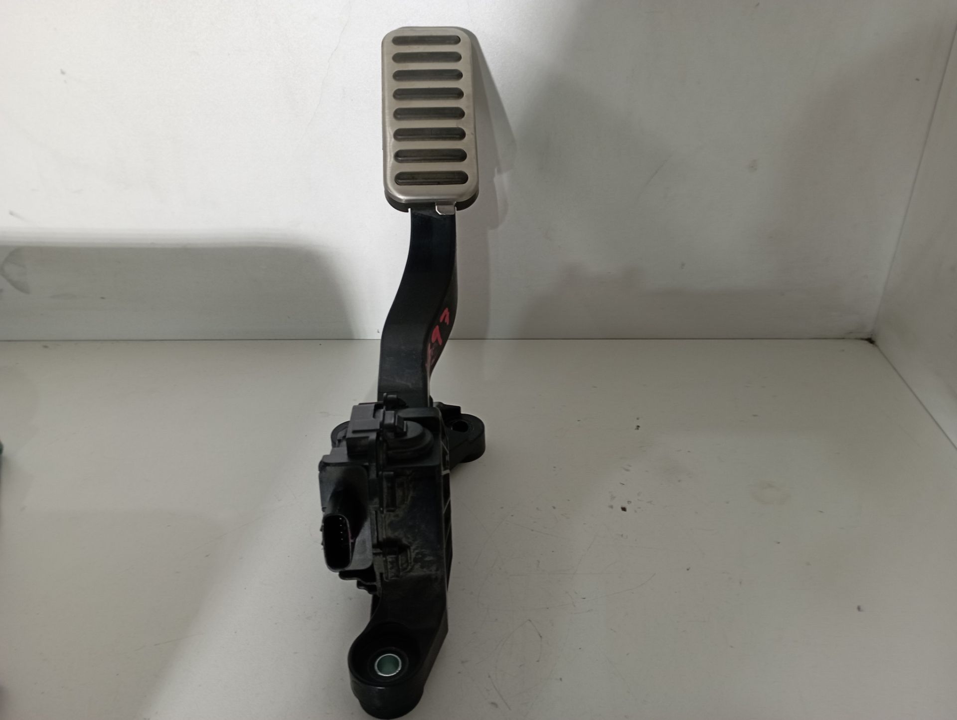 3274008100 PEDAL ACELERADOR HYUNDAI IONIQ 2018 13818 devimagesvext/08283e45-1ba6-4c70-9a92-5b0ff35685bb/migcrv/imagenes/000/000/675/000000675929.jpeg