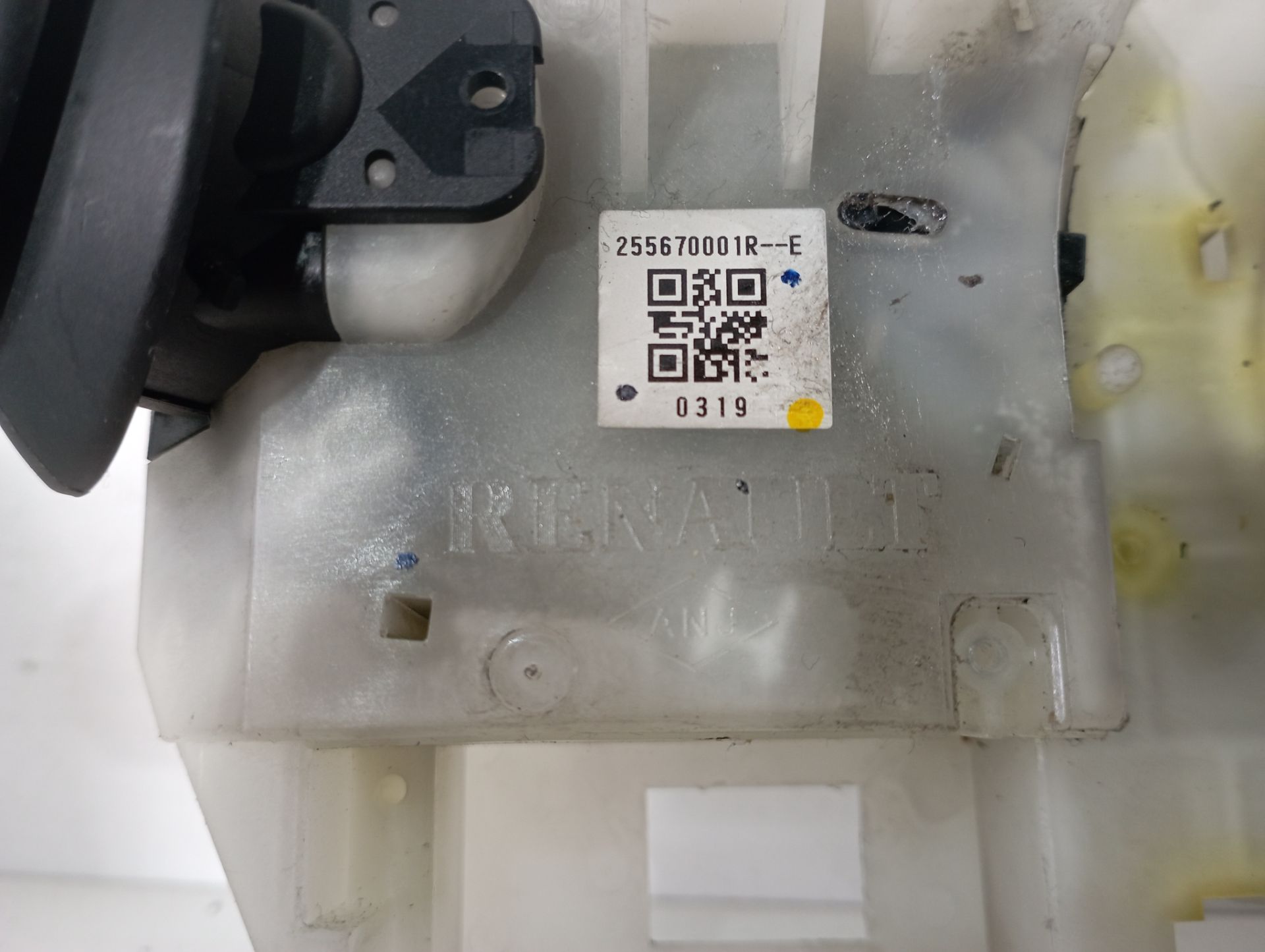 255670001RE MANDO MULTIFUNCION RENAULT LAGUNA 2010 12704 devimagesvext/08283e45-1ba6-4c70-9a92-5b0ff35685bb/migcrv/imagenes/000/000/676/000000676341.jpeg
