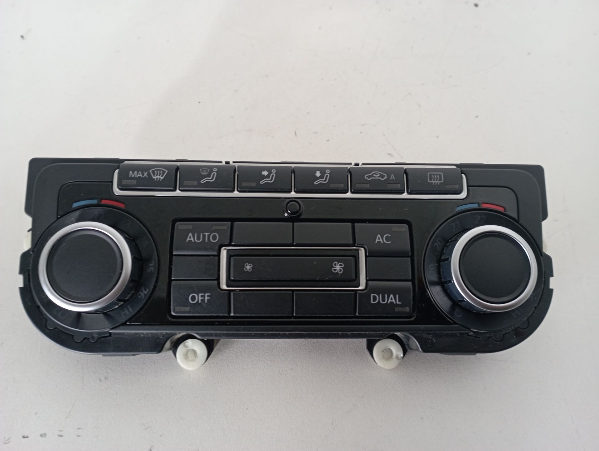 5K0907044BS MANDO CLIMATIZADOR VOLKSWAGEN GOLF VI 2010 10737 devimagesvext/08283e45-1ba6-4c70-9a92-5b0ff35685bb/migcrv/imagenes/000/000/676/000000676455.jpeg