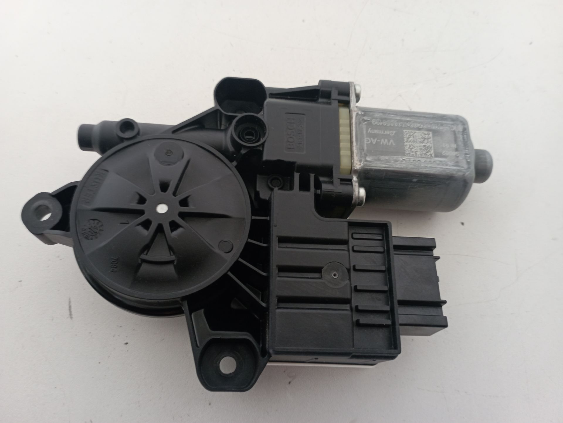 2Q2959881C MOTOR ELEVALUNAS DELANTERO IZQUIERDO SKODA FABIA 2019 10407 devimagesvext/08283e45-1ba6-4c70-9a92-5b0ff35685bb/migcrv/imagenes/000/000/676/000000676623.jpeg
