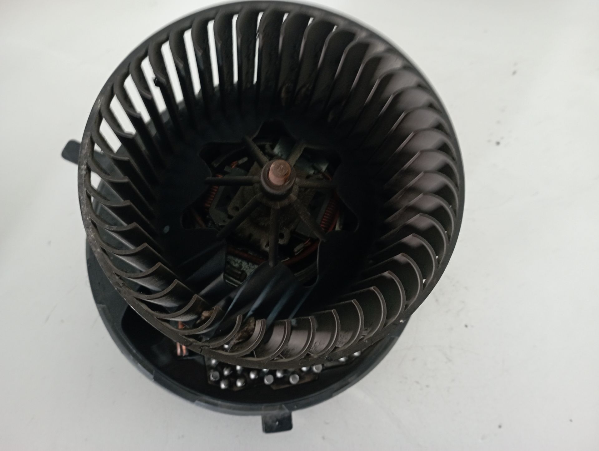 F998922Q MOTOR CALEFACCION VOLKSWAGEN CADDY PROFESIONAL 2018 12792 devimagesvext/08283e45-1ba6-4c70-9a92-5b0ff35685bb/migcrv/imagenes/000/000/679/000000679143.jpeg