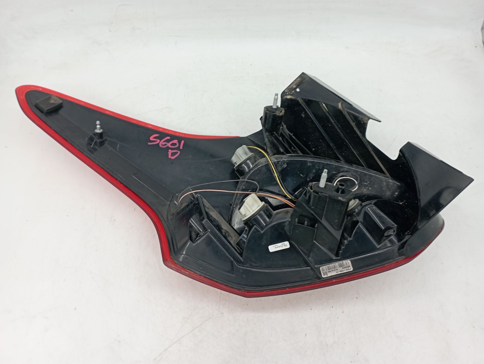 F1EB13484CB PILOTO TRASERO DERECHO FORD FOCUS BERLINA 2018 12924 devimagesvext/08283e45-1ba6-4c70-9a92-5b0ff35685bb/migcrv/imagenes/000/000/679/000000679531.jpeg