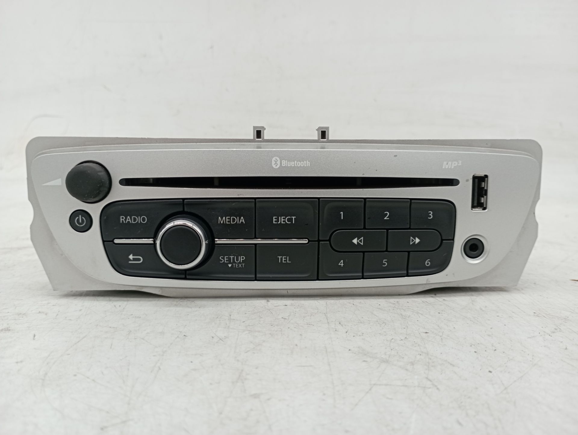 281159184RA SISTEMA AUDIO RADIO CD NISSAN ALMERA 2005 12562 devimagesvext/08283e45-1ba6-4c70-9a92-5b0ff35685bb/migcrv/imagenes/000/000/680/000000680205.jpeg